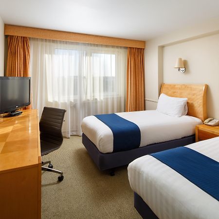 Holiday Inn Basildon By Ihg Ngoại thất bức ảnh