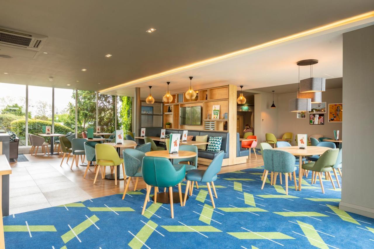 Holiday Inn Basildon By Ihg Ngoại thất bức ảnh