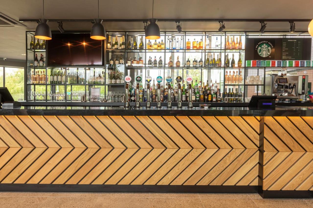 Holiday Inn Basildon By Ihg Ngoại thất bức ảnh