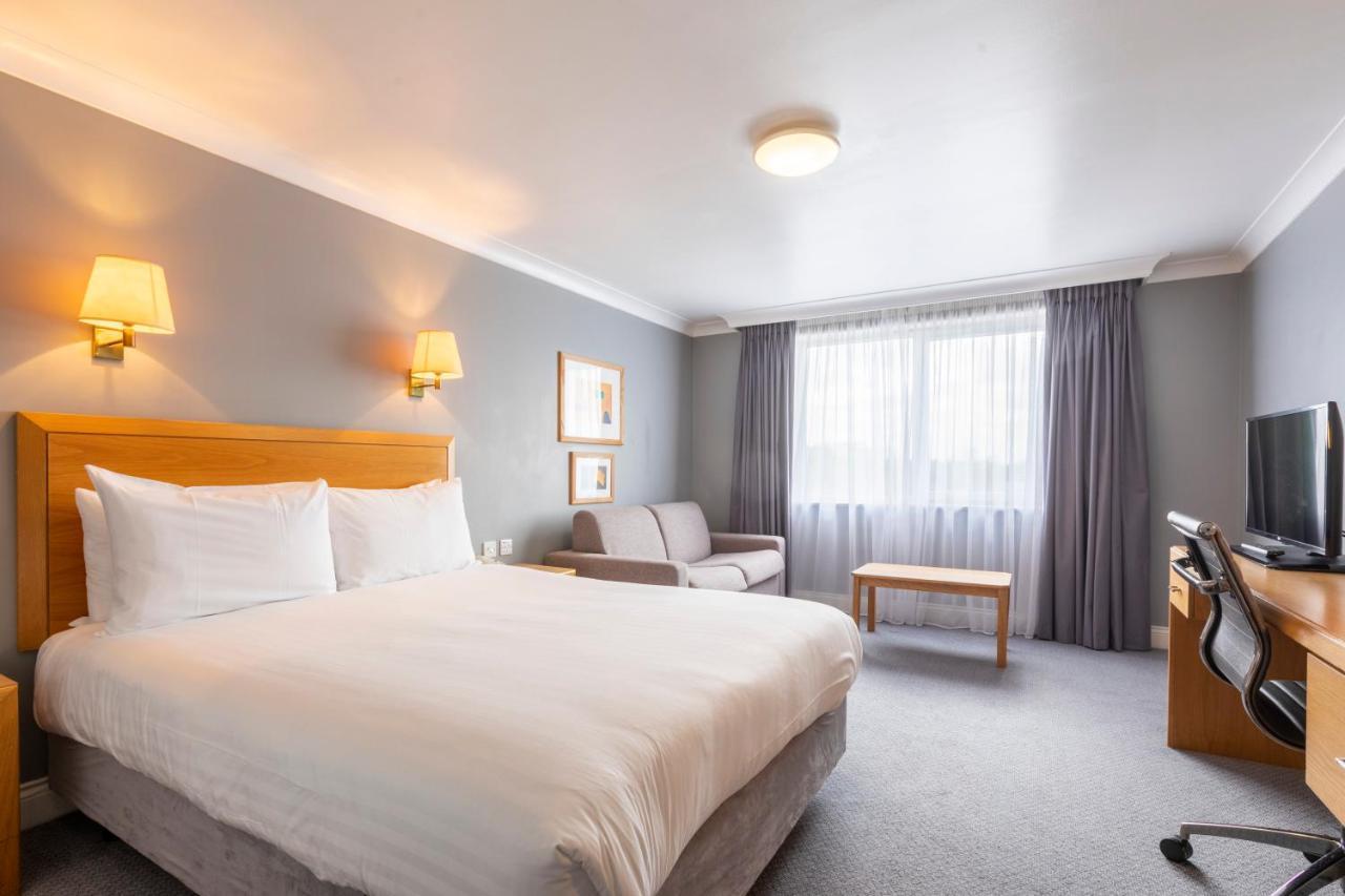 Holiday Inn Basildon By Ihg Ngoại thất bức ảnh
