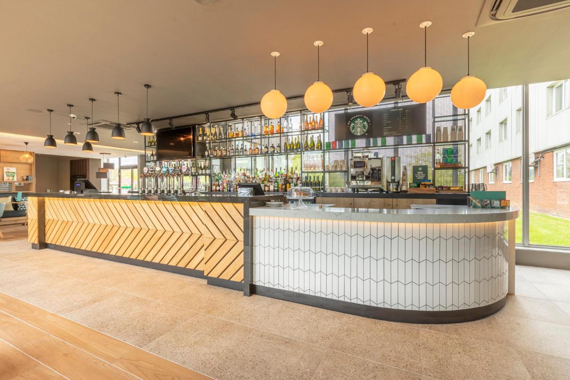 Holiday Inn Basildon By Ihg Ngoại thất bức ảnh