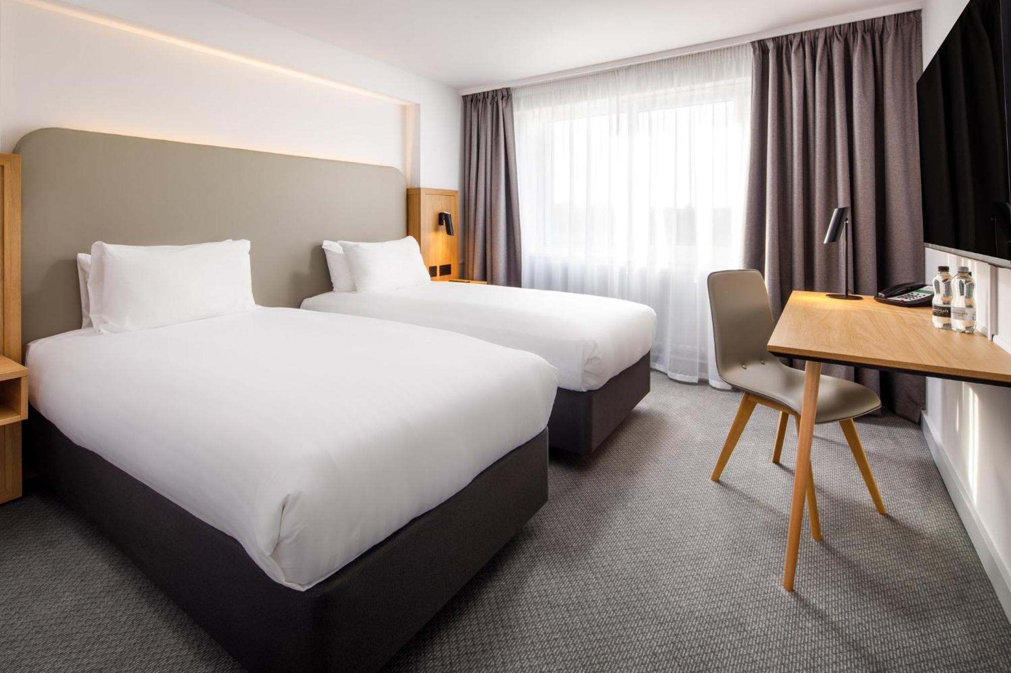 Holiday Inn Basildon By Ihg Ngoại thất bức ảnh