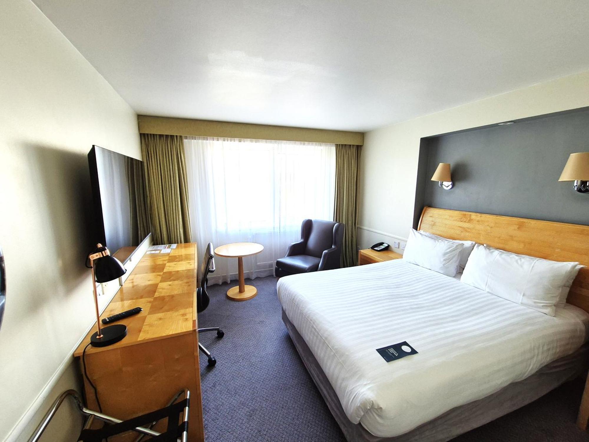 Holiday Inn Basildon By Ihg Ngoại thất bức ảnh