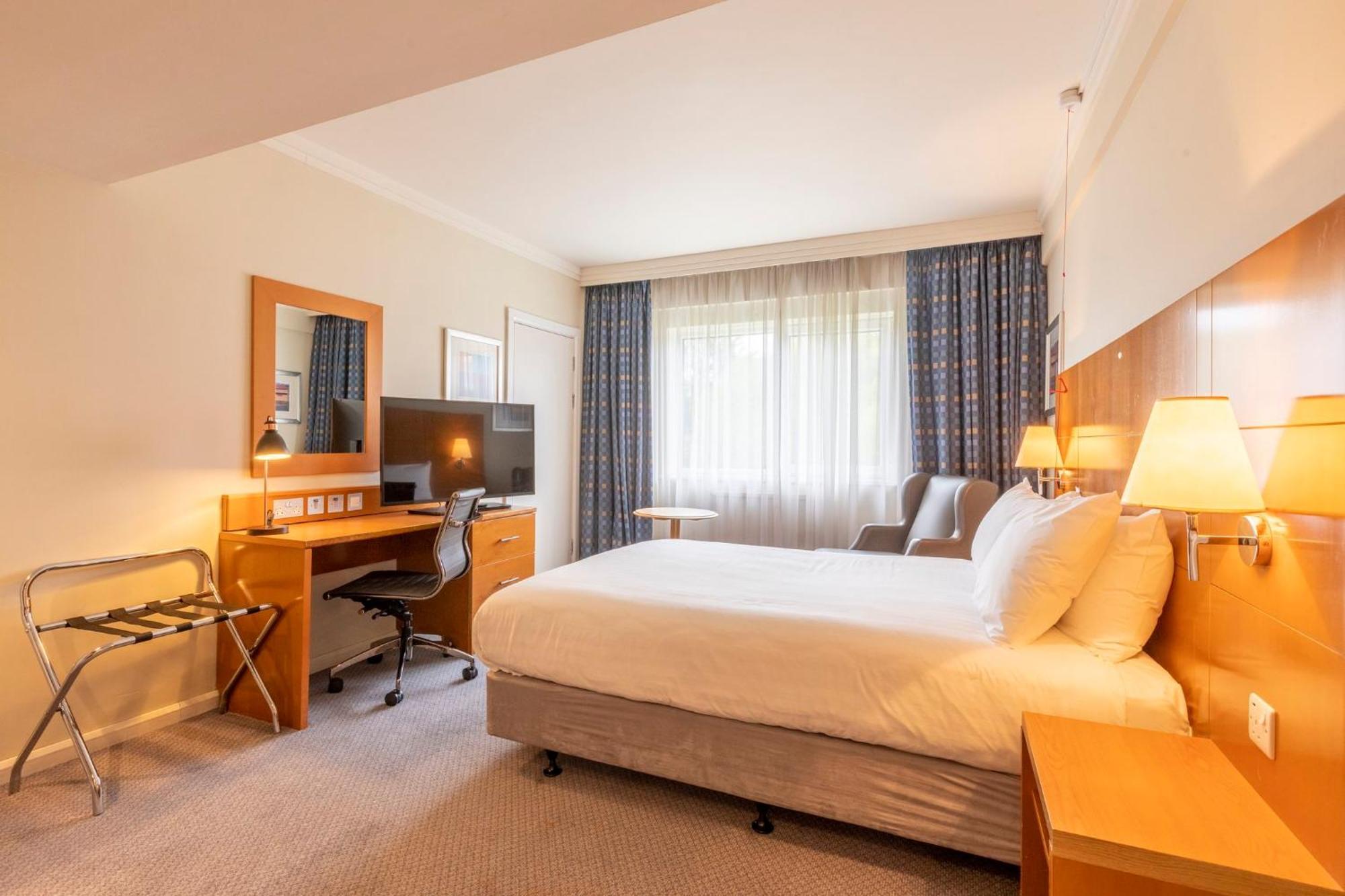 Holiday Inn Basildon By Ihg Ngoại thất bức ảnh