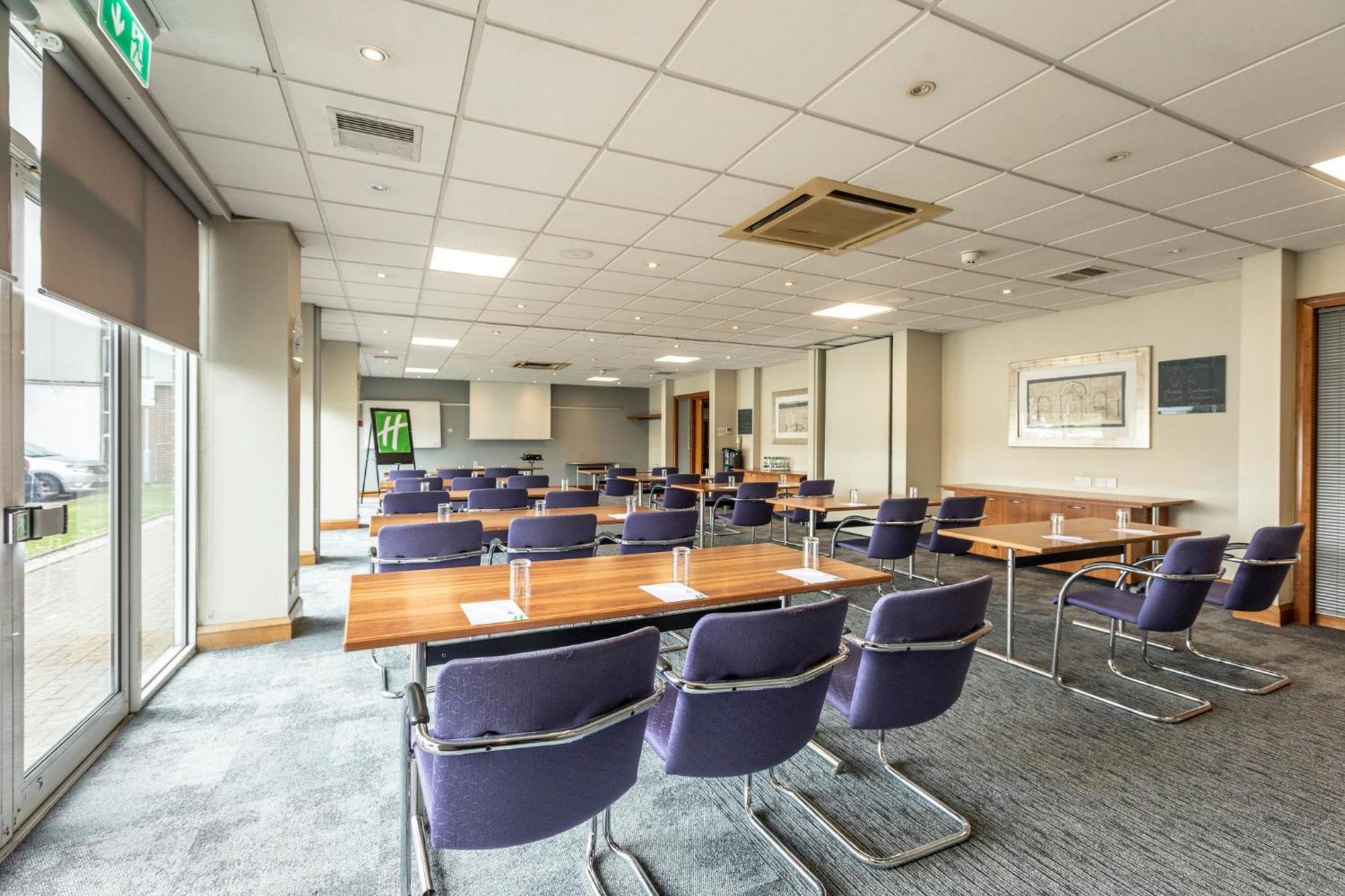 Holiday Inn Basildon By Ihg Ngoại thất bức ảnh